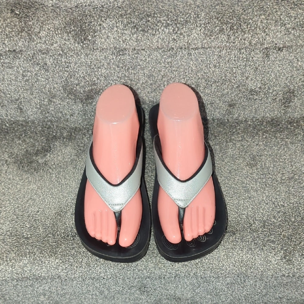 Aerothotic Women's Silver Sandals